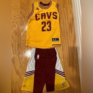 Lebron James CAVS 23 Youth Small Jersey (8) & Cleveland Cavaliers shorts small 8